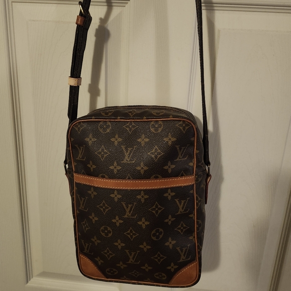 Authentic Louis Vuitton Danube MM - Picture 2 of 16